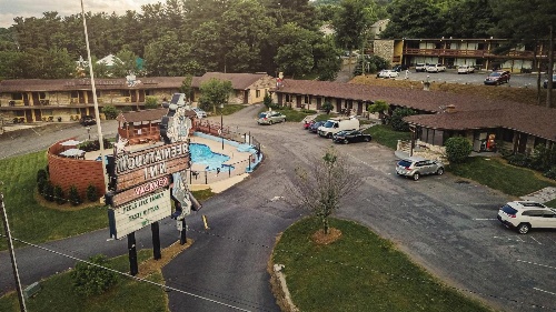 The Mountaineer Inn - Asheville image 1